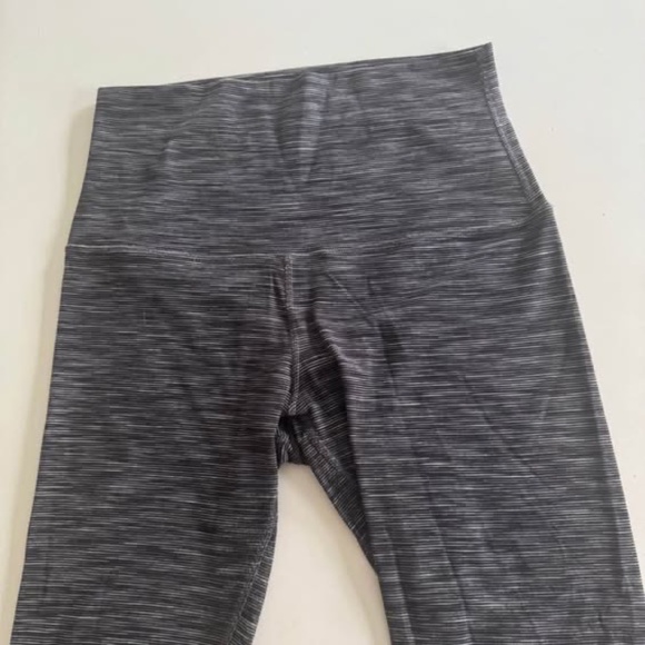 LULULEMON |SIZE 8| Align™ Super-High-Rise Short 10" | wee are from space - Picture 1 of 5